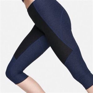 Outdoor Voices Two-Tone Kneecap Legging